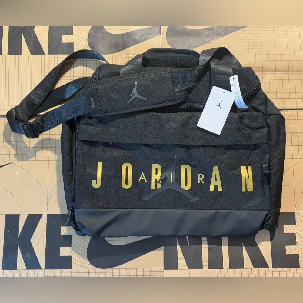 Air Jordan Men’s Elite Training Duffle Duffel Bag Gym Travel Bag SM0920-K5X
